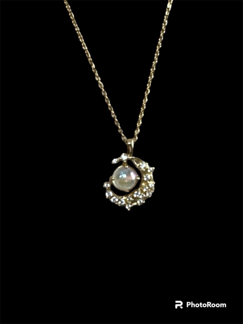 Acrylic pearl/moonstone Crystal Pendant Necklace